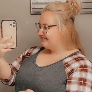 Meet your Posher, Macie